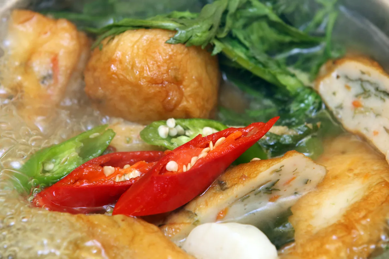 A pot of eomuk in hot broth (eomuk-tang) A pot of eomuk in hot broth (eomuk-tang)