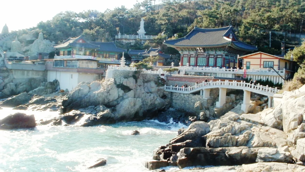 Haedong Yonggungsa, un templo junto al mar construido sobre la costa rocosa de Busan