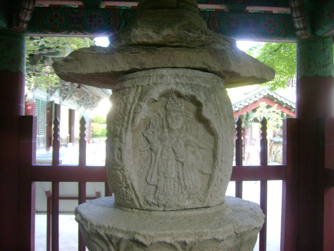 色彩鮮豔的韓國佛寺