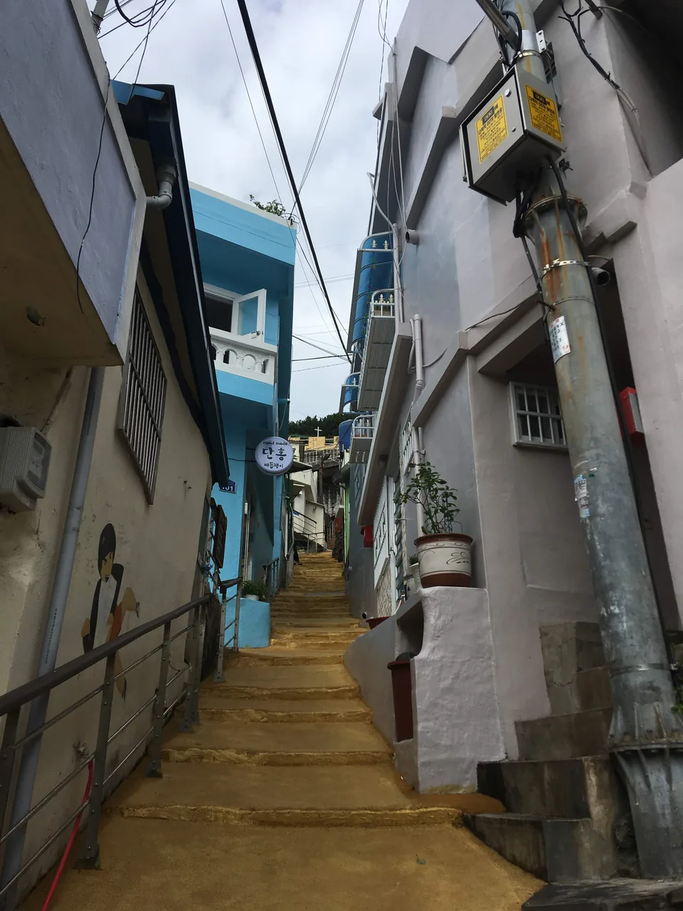 用韓國地圖App更好走的蜿蜒坡道窄巷 用韓國地圖App更好走的蜿蜒坡道窄巷
