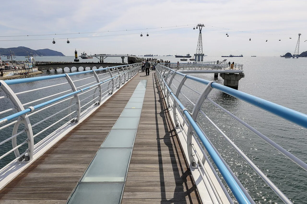 釜山松島雲端散步路(空中步道)延伸到海上,還有纜車 釜山松島雲端散步路(空中步道)延伸到海上,還有纜車