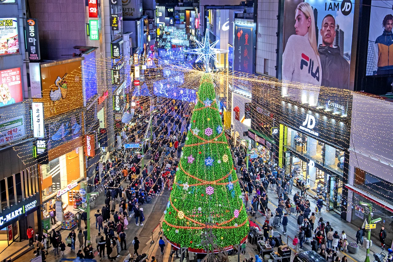 The Gwangbok-ro Christmas tree and street illuminations seen from above in Busan