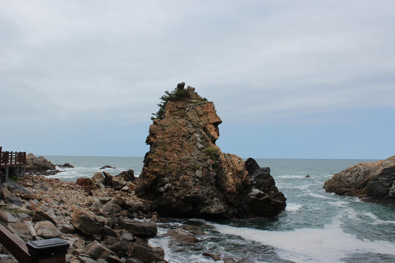 Tugubawi rock seen from the Jeongdong Simgok coastal trail