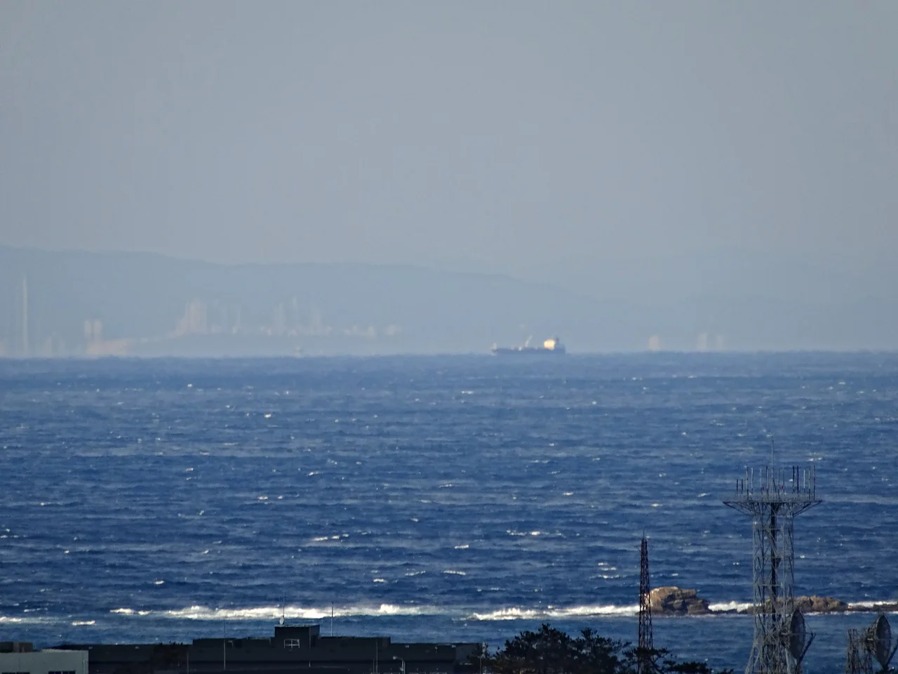 從對馬島韓國展望所隔海望見的釜山