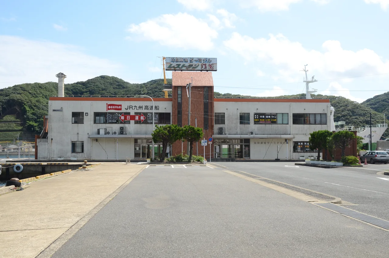 對馬島比田勝港客運碼頭建築