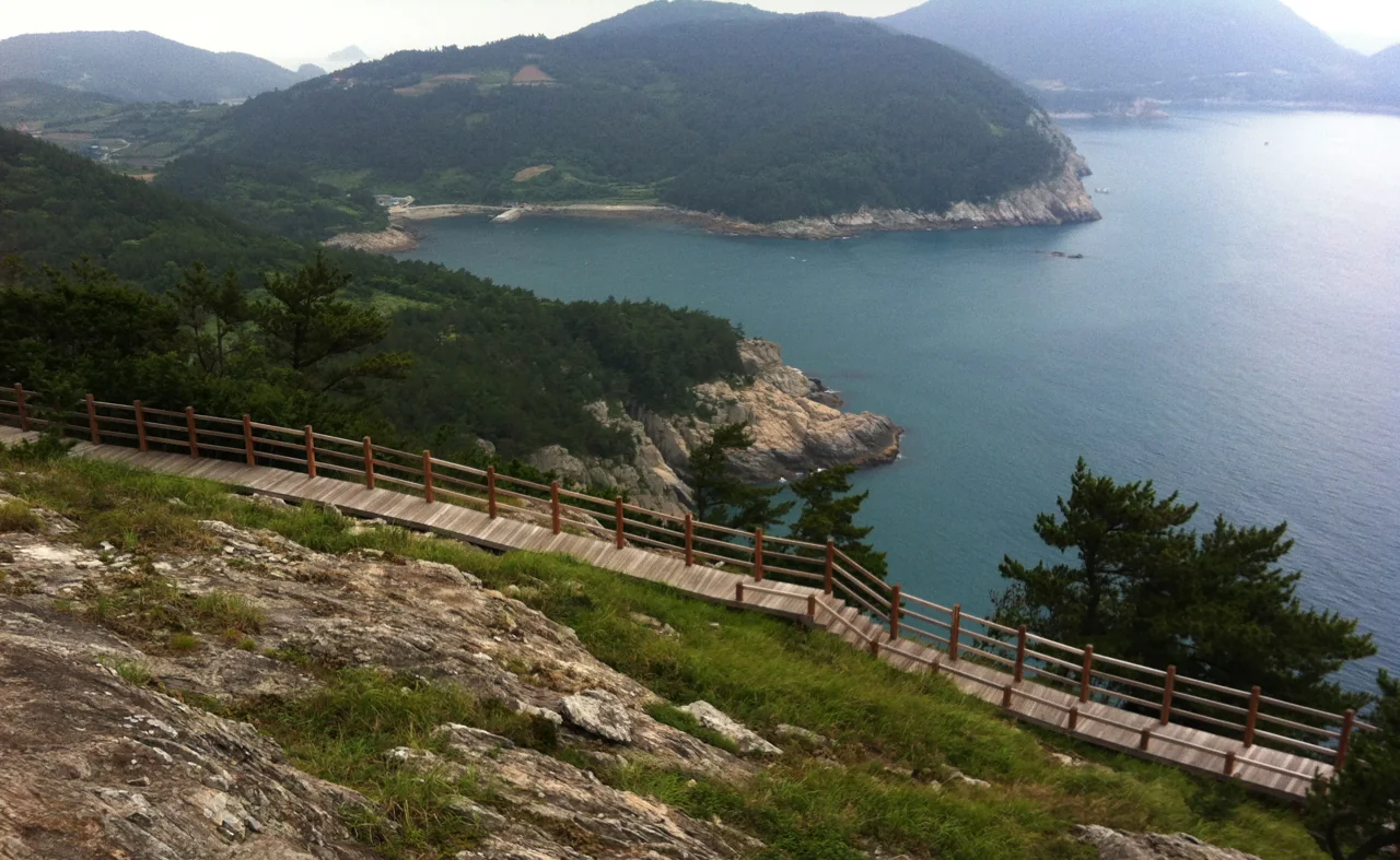 The Bireong cliff trail on Geumodo island