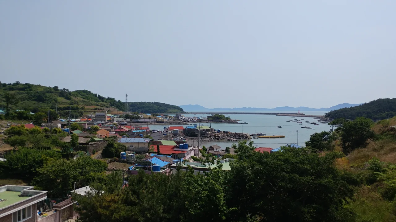 Nangdo fishing port, an island you can now drive to
