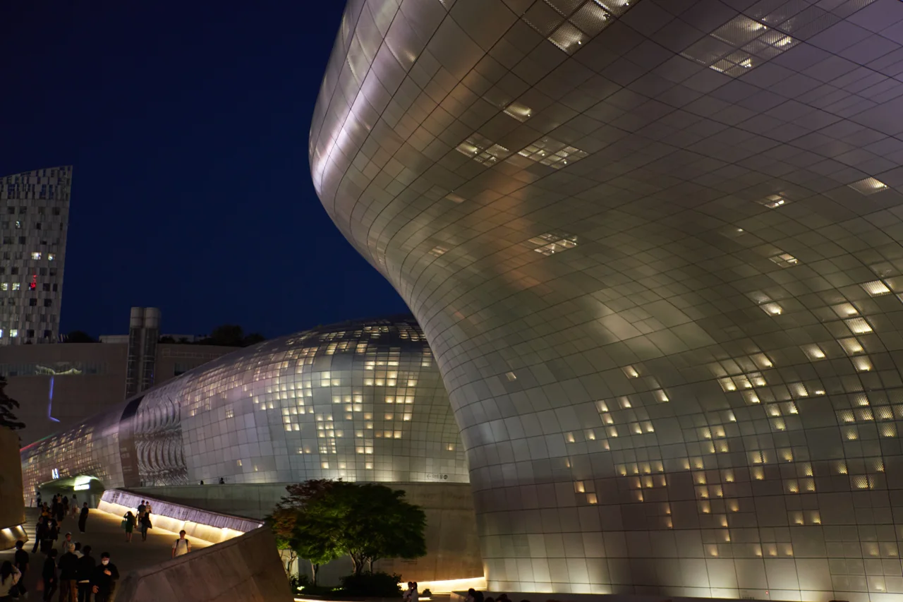 Dongdaemun Design Plaza in Seoul lit up at night
