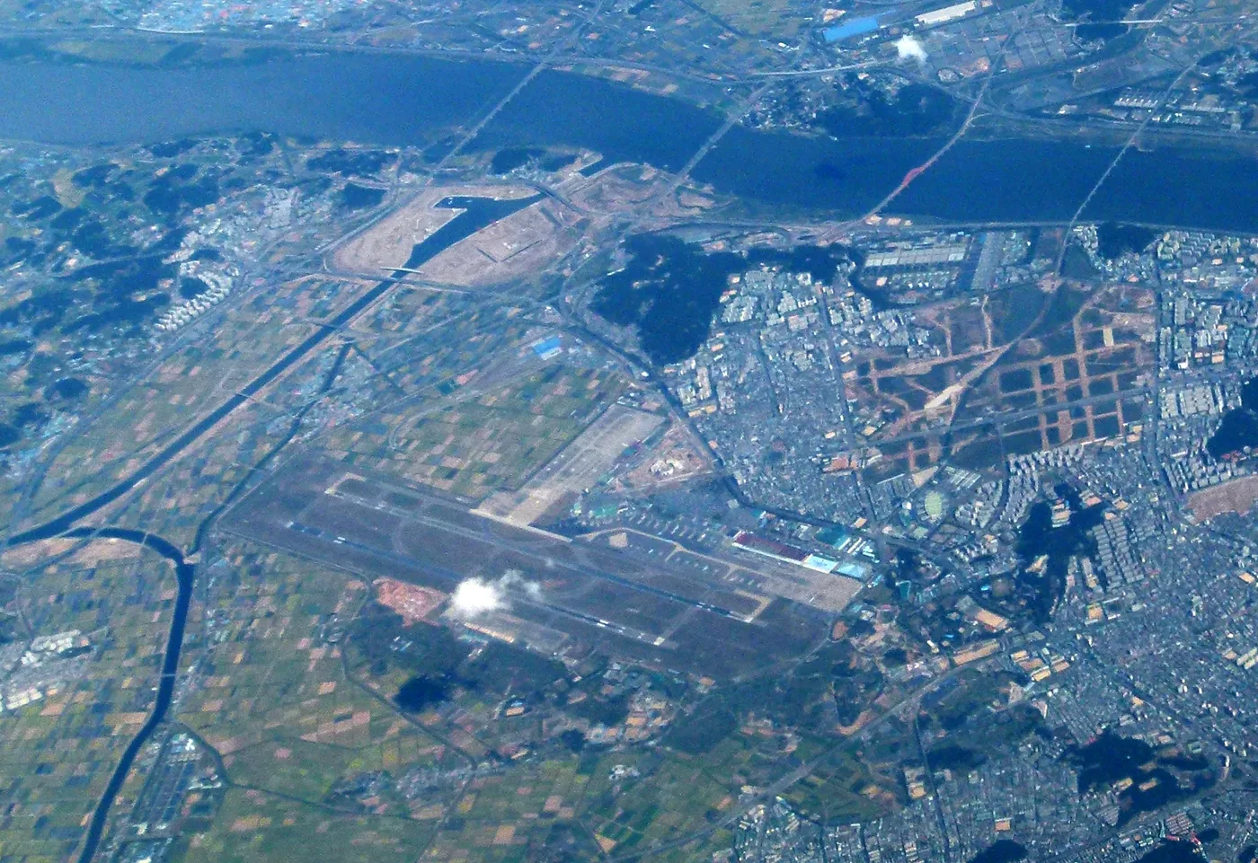 Gimpo Airport runways and terminals seen from the air